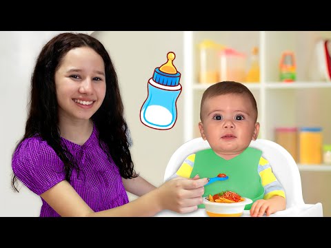 👶VAlentina Pretend to play nanny!!!