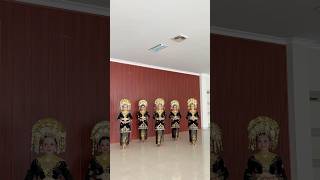 Download lagu sungguhlah manis gadis melayu 🖤 mp3