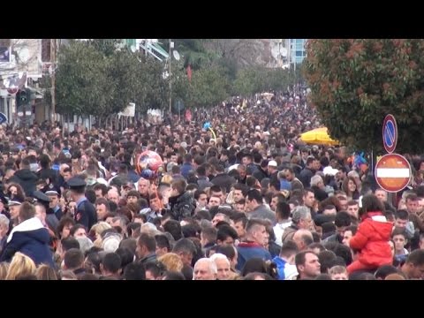 Report TV - Elbasan, atmosfera në Ditën e Verës