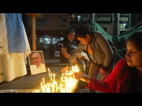 Neighborhood in Buenos Aires mourns Pope Francis' death with mass