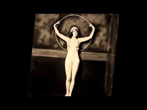 The Rhythmic Eight - SHE'S A GREAT GREAT GIRL - 1928