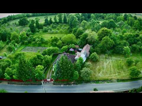 FILM! Casa traditionala,teren 3.274 mp, anexe,foisor,potential turistic,Bistra Muresului — Video