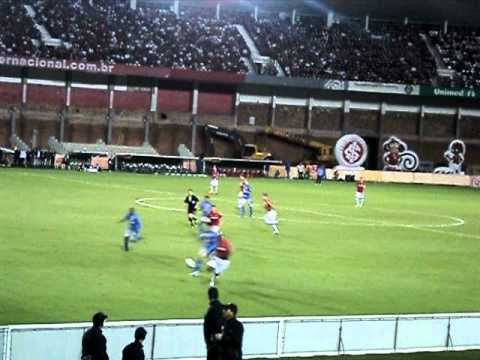 1º Gol do Inter 2x0 Emelec