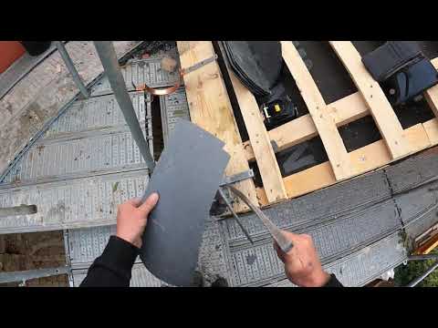 Schieferreihe an Ortgang nageln und Kupfer Traufbleche - Live vom Biberschwanzdach in Leisnig