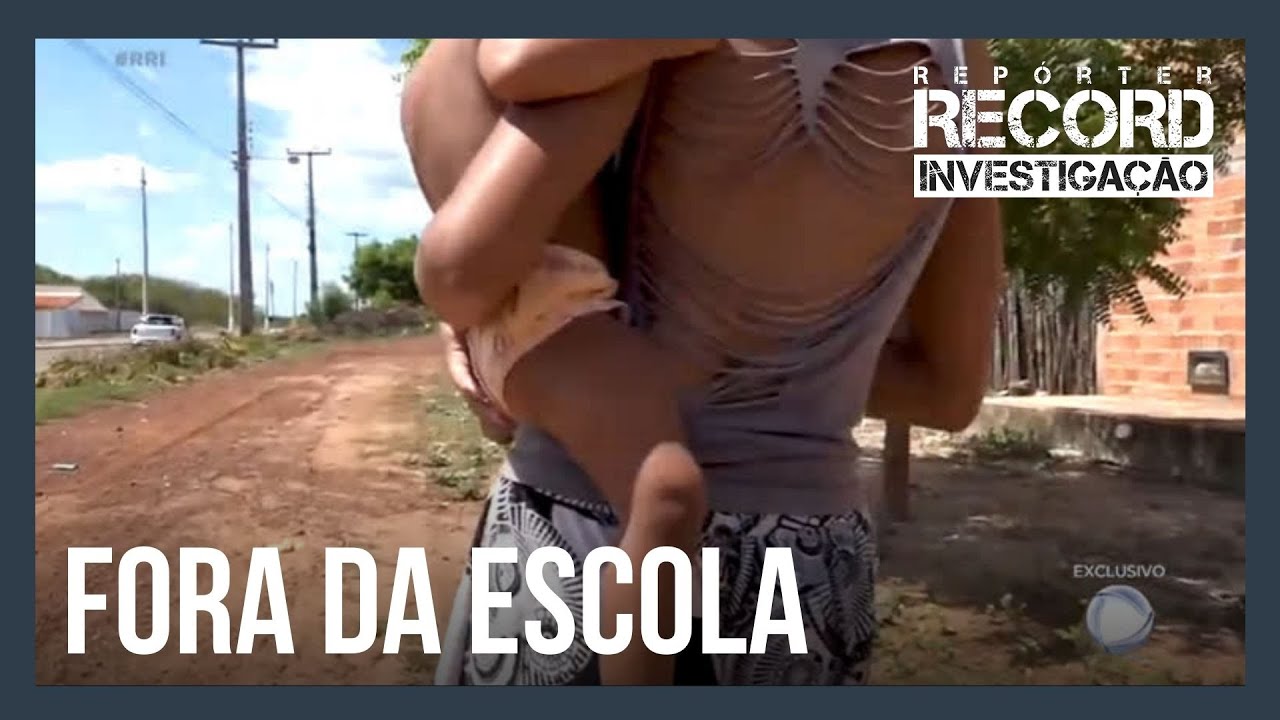 Meninas deixam de frequentar a escola para se dedicarem à vida doméstica