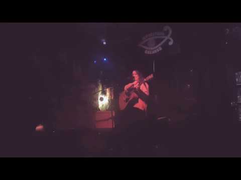 Izzie Yardley (Live)