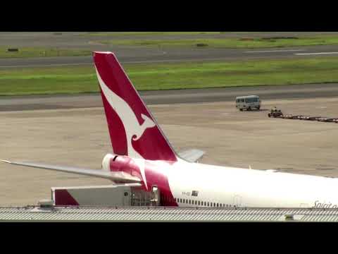 澳洲澳航推後國際航班計劃 (Australia's Qantas pushes back international flights)