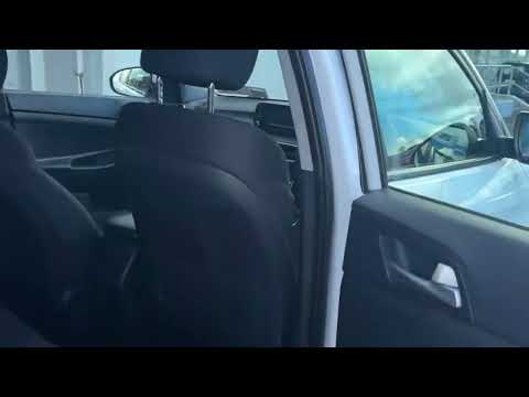 Hyundai Tucson 2WD Comfort 1.6 Petrol - Image 2