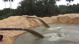 preview picture of video 'Two 7012 HP Dredgers Pumping Sand Together'