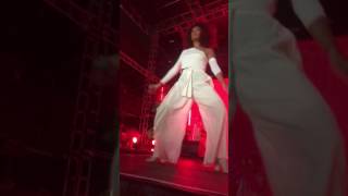 FUBU / Knockin' Pictures off the Wall (Young Star) - Solange