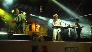 La Femme (&quot;Mystère&quot;, &quot;Psycho Tropical Berlin&quot;) : &quot;Si un jour&quot; + &quot;Sur la planche&quot; live, juin 2017.