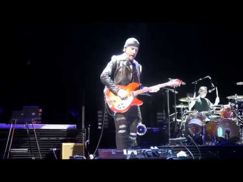 U2 Get Out Of Your Own Way, DUBLIN 2018-11-10 - first row !! Schioppo