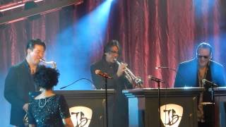 Joe Bonamassa covers Albert King's "Cadillac Assembly Line" in Kettering, Ohio