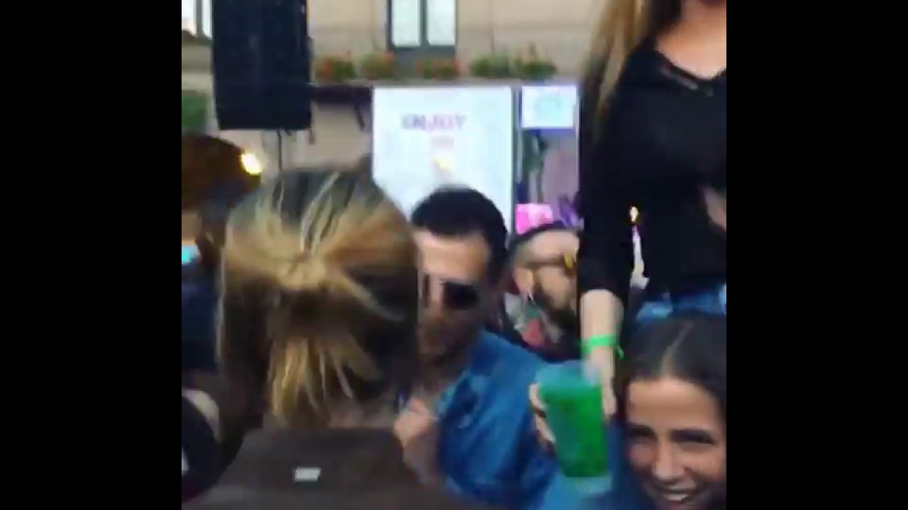 Best shoulder ride ever just cause it came from Eliza