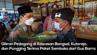 Giliran Pedagang di Kawasan Bangsal, Kutorejo, dan Pungging  Terima Paket Sembako dari Gus Barra