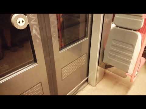 Praha metro Linka C muzeum směr Nádraží Holešovice. Siemens vlak M1.