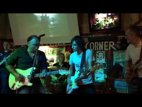 02.09.2016 Corner Hous Rock Pab