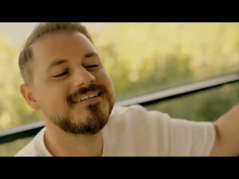 Ahmet Merih Çelik'ten yeni klibe görkemli gala