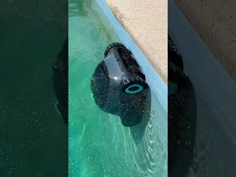 Aiper Scuba S1 Robotic Pool Cleaner user video 1
