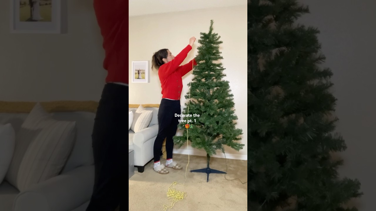 Decorate the tree with me pt1 #decoratewithme #ugccreator #christmasdecor #christmasvlog #xmas