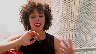 Platicamos con Raquel Sofía.