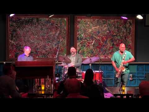 The Pat Bianchi Trio • Cheek To Cheek