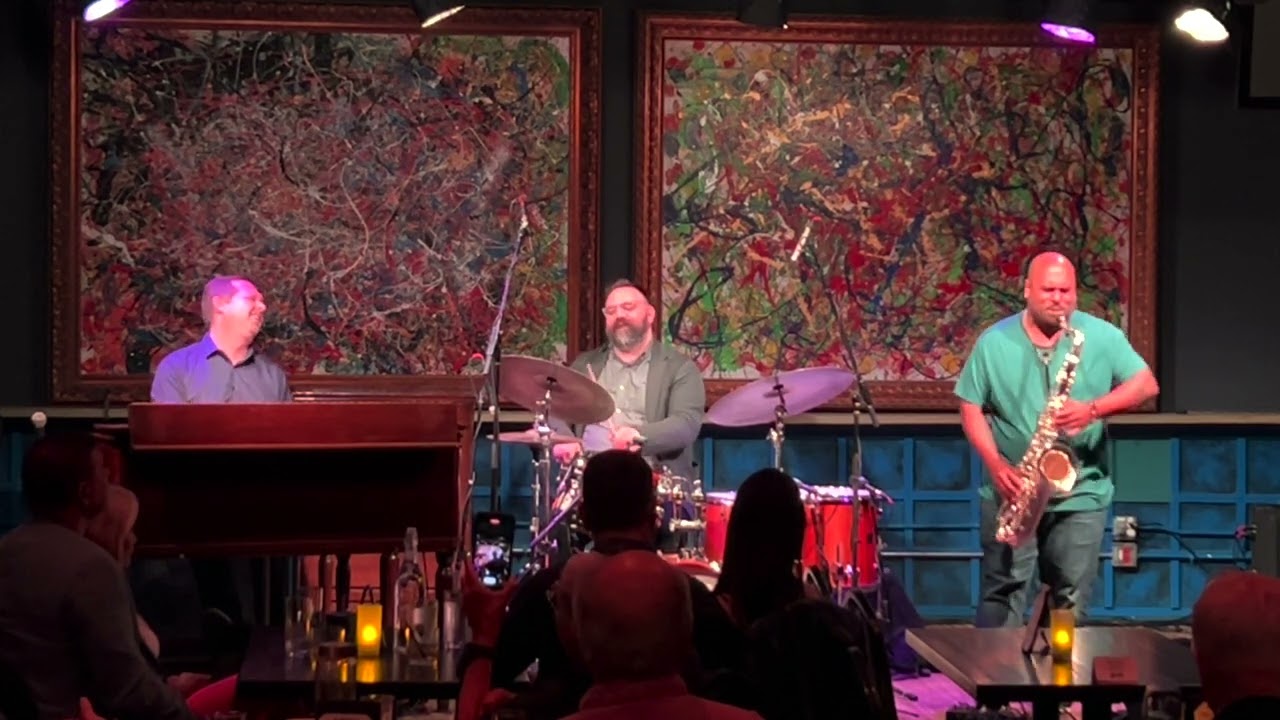 The Pat Bianchi Trio • Cheek To Cheek