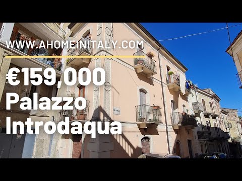 Amazing Italian palace in the center of Introdaqua. Close to the coast and ski resorts.