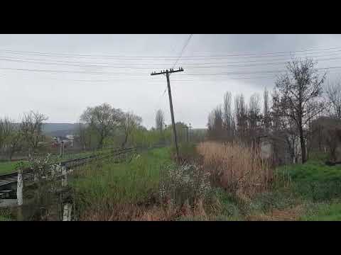 DA1378 trece prin Leorda cu Trenul R5562 Suceava Nord-Botoșani