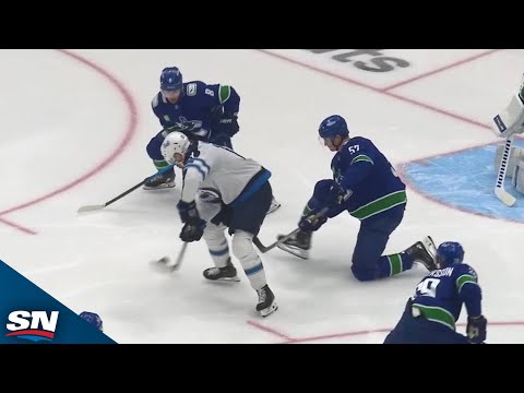 Jets' Gabriel Vilardi Scores Power-Play Goal With Crazy Backhand