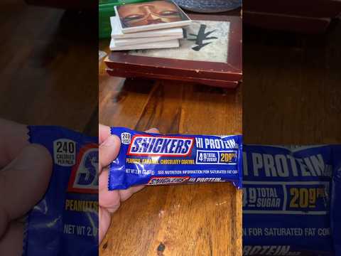 Snickers protein bar #iwilltryit #foodasmr #jennthesupporter #snickers