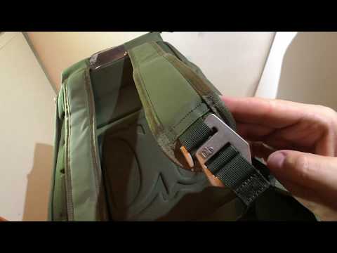 DOUCHEBAGS THE HUGGER 30L PINE GREEN