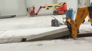 Montaż koryt FASERFIX®KS+ w posadzce betonowej