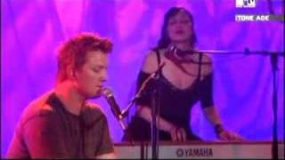 Queens Of The Stone Age - I Never Came (live and acoustic)