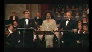 圣善夜 (多明戈, 卡莱拉斯, 黛安娜·罗斯) Carreras, Domingo &amp; Diana Ross - O Holy Night