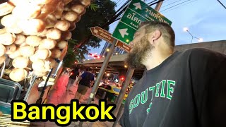 🇹🇭 $0.28 SAUSAGE SHOPPING IN THE STREETS OF BANGKOK, THAILAND