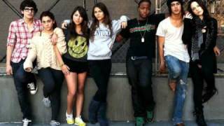 Victoria Justice - A Thousand Miles w/ Lyrics