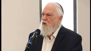 הרב אבינדב אבוקרט - ׳חיים זכו׳ - פרשת ויקרא - רבנו בחיי (קהילת אבני החושן) - התמונה מוצגת ישירות מתוך אתר האינטרנט יוטיוב. זכויות היוצרים בתמונה שייכות ליוצרה. קישור קרדיט למקור התוכן נמצא בתוך דף הסרטון