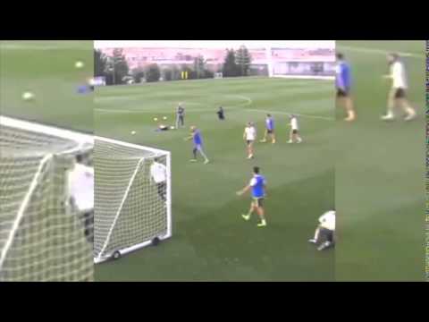 ¿Es el de Jesé el mejor gol de volea visto en un entreno?