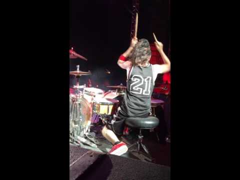 Zoltan Chaney 7-4-16 Vince Neil band