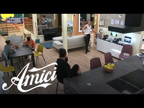 Amici 20  - Le imitazioni di Tommaso