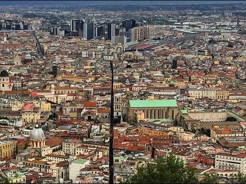 Spaccanapoli - Una passeggiata nel centro storico di Napoli - A walk in the center of Naples