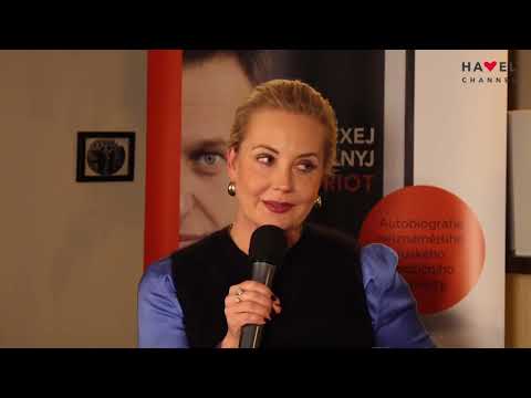 Přehrát video: Yulia Navalnaya in the Václav Havel Library