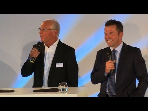 WM 1990: Matthäus und Beckenbauer albern über Schuh-Anekdote