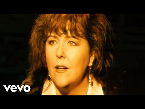 Maggie Reilly - Wait (Official Video)