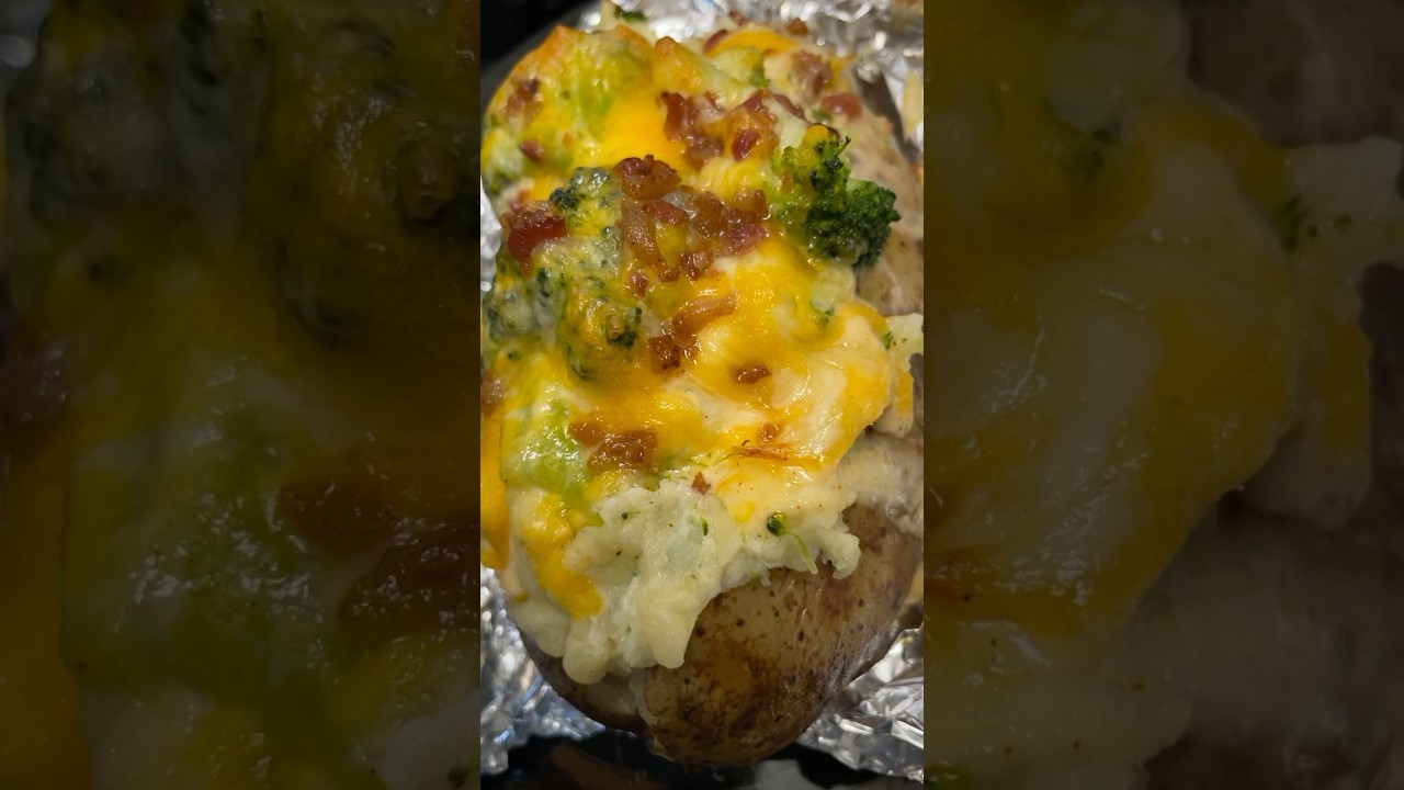 Loaded broccoli and cheese potatoes #dinnertime #upcomingcontentcreator #cookingvideo