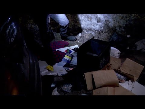 Federal agents' vehicles looted after Minneapolis ICE shooting