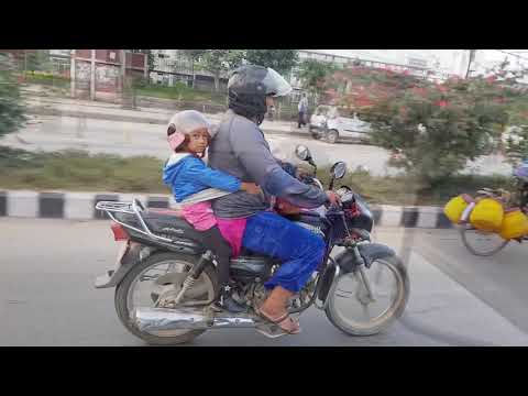 आमा छोरीको यात्रा सुरक्षित पार्ने जाेहाे ।