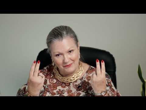 There are 2 types of couples 👩‍❤️‍👨