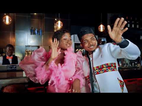 L' Élue 111 feat Cheezy  A Moitié Pardonné (Clip officiel)